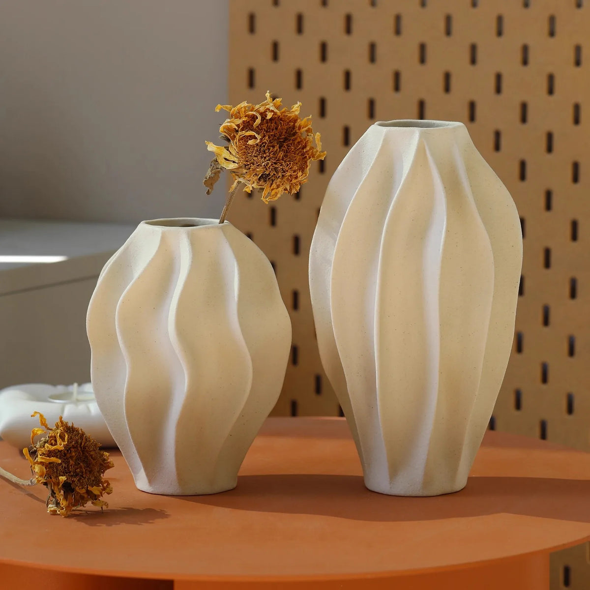 Beige Ceramic Vase with a High-End Feel and a Light Luxury Wave, Decorated with Yang Peach Flowers