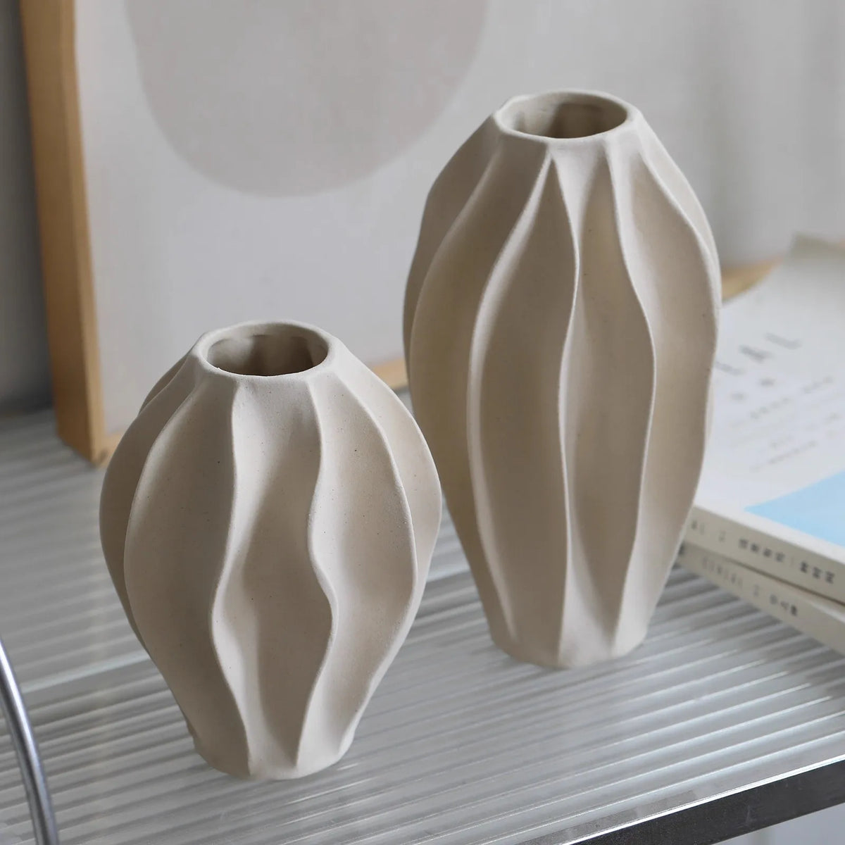 Beige Ceramic Vase with a High-End Feel and a Light Luxury Wave, Decorated with Yang Peach Flowers