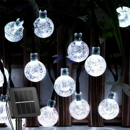 Solar Crystal Globe String Lights in White